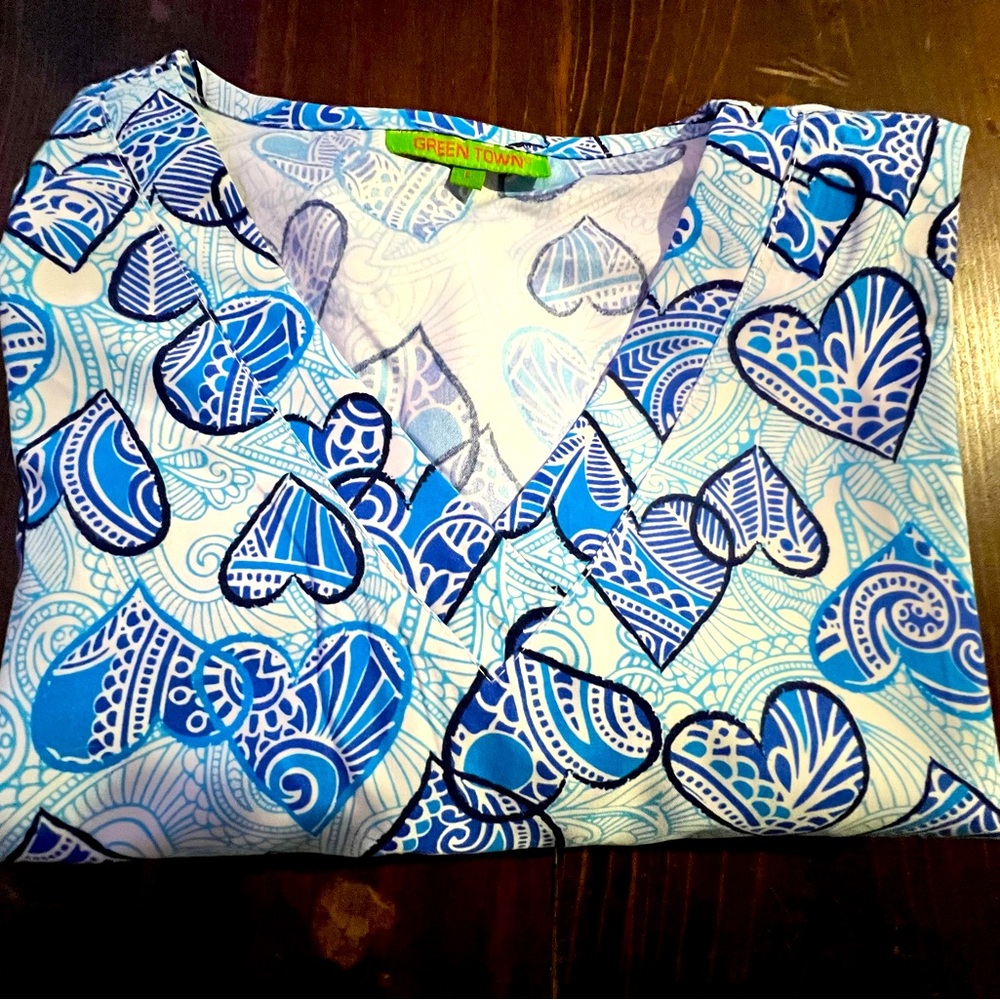 GREEN TOWN WOMEN SCRUB TOP